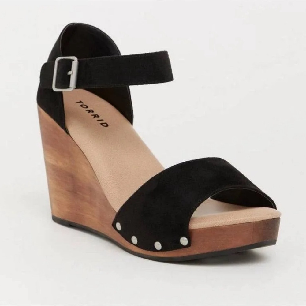 Studded Wood Platform Wedge - Picture 3 of 5